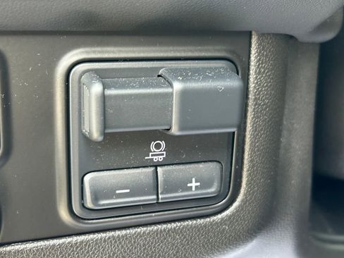 Used 2021 GMC Yukon AT4 w/ AT4 Premium Plus Package image 30