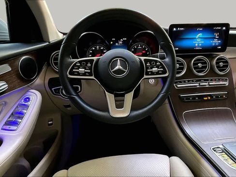 Used 2021 Mercedes-Benz GLC 300 image 5
