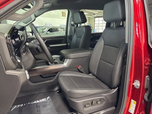 Used 2025 GMC Sierra 2500 SLT w/ SLT Premium Package image 11