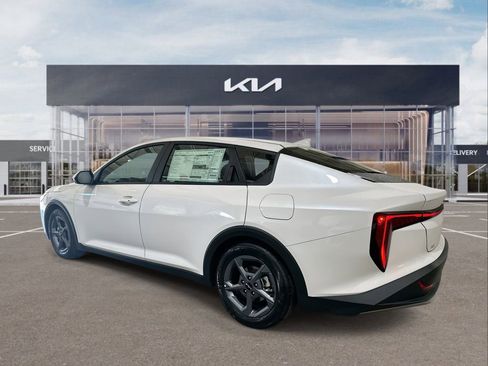 New 2025 Kia K4 LXS image 6