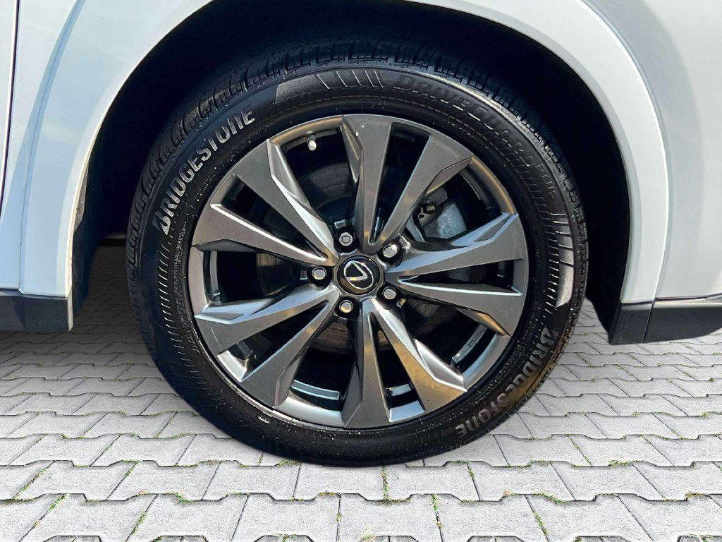 Used 2024 Lexus UX 250h F Sport AWD/4WD image 8
