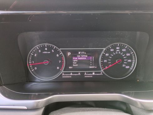 Certified 2023 Kia Sorento LX FWD image 17