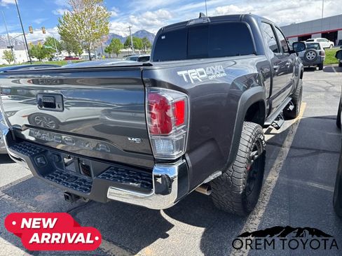 Used 2022 Toyota Tacoma TRD Off-Road image 7