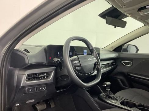 Used 2025 Kia K4 FWD image 14