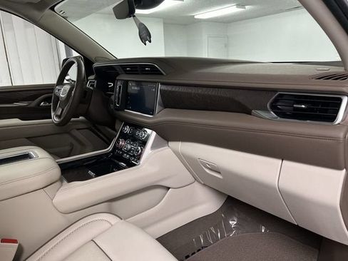 Certified 2023 GMC Yukon XL Denali w/ Denali Reserve Package AWD/4WD image 30