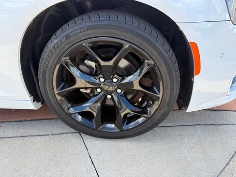 Used 2022 Chrysler 300 Touring L w/ Safetytec Plus Group RWD image 28