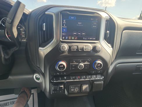 Certified 2022 Chevrolet Silverado 2500 LTZ w/ Gooseneck/5TH Wheel Package AWD/4WD image 22