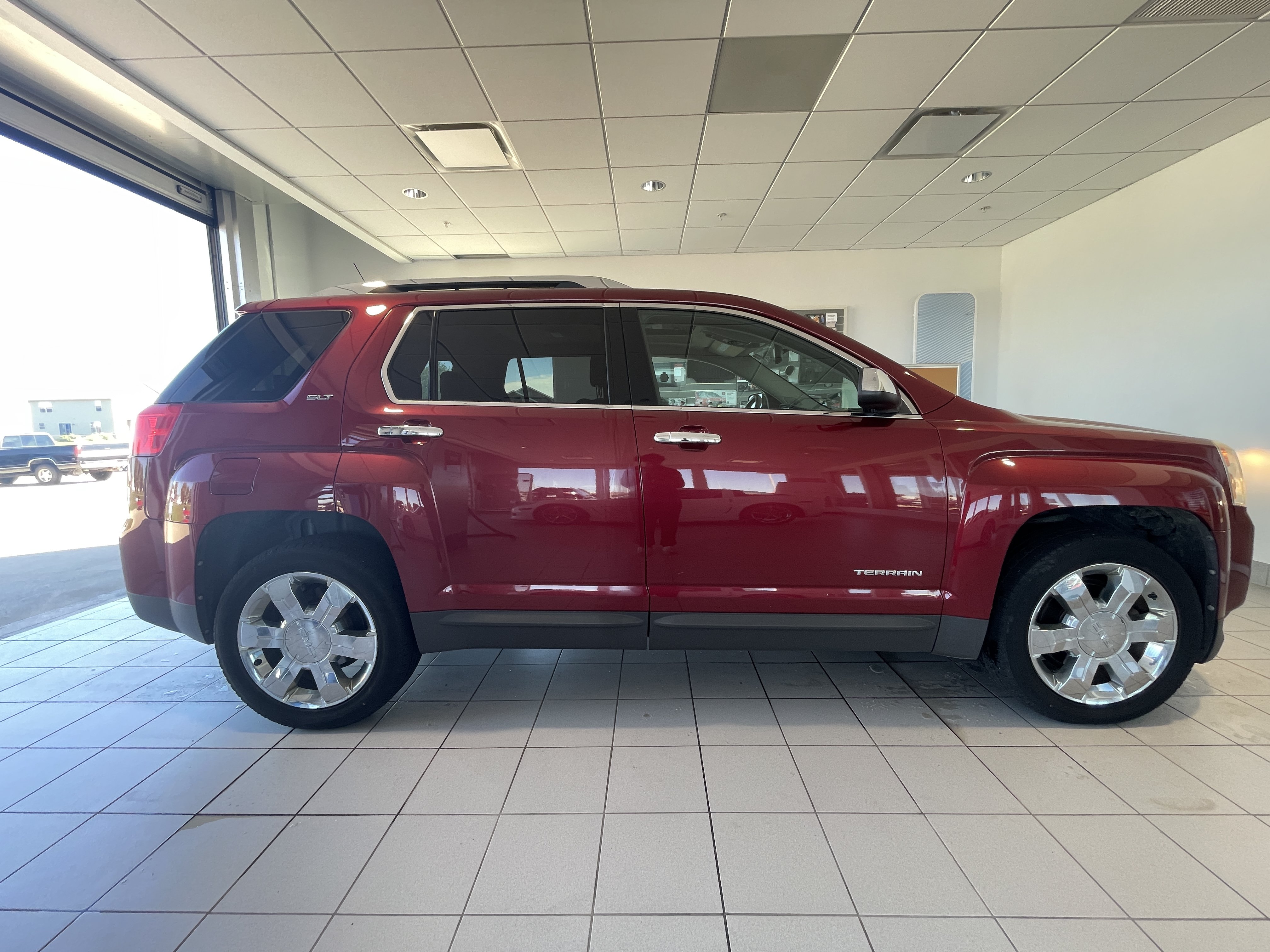 Used 2010 GMC Terrain SLT AWD/4WD image 6