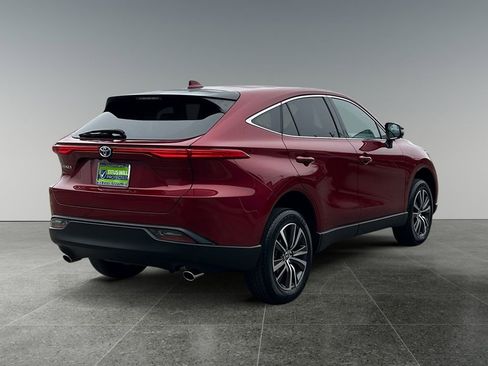 Used 2023 Toyota Venza LE image 7