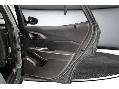New 2026 Chevrolet Trax LT w/ LT Convenience Package FWD image 47