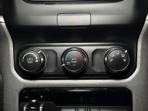 Used 2019 RAM 1500 Tradesman AWD/4WD image 33