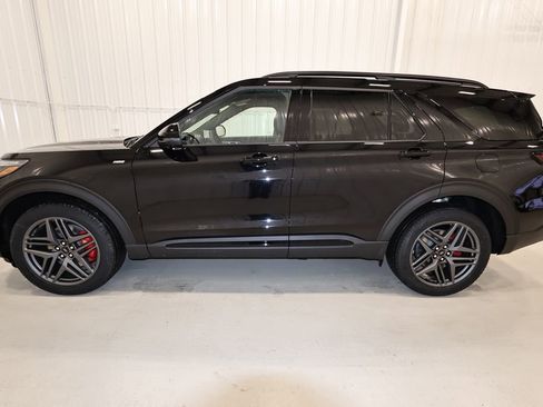 New 2026 Ford Explorer ST-Line w/ ST-Line Street Pack AWD/4WD image 5