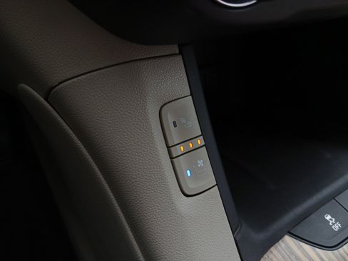 Used 2017 GMC Acadia Denali w/ Technology Package image 14