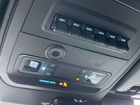 New 2025 Ford Bronco Badlands image 14