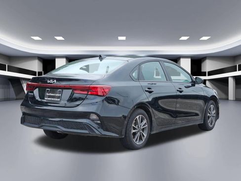 Certified 2024 Kia Forte LXS FWD image 5