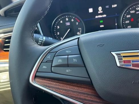 Used 2025 Cadillac XT5 Premium Luxury w/ Technology Package FWD image 18