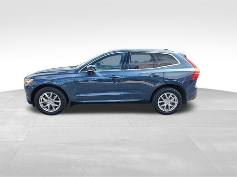 Used 2021 Volvo XC60 T5 Momentum w/ Climate Package image 8