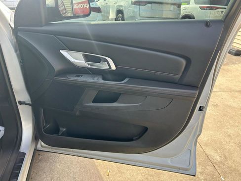 Used 2011 GMC Terrain SLE image 16