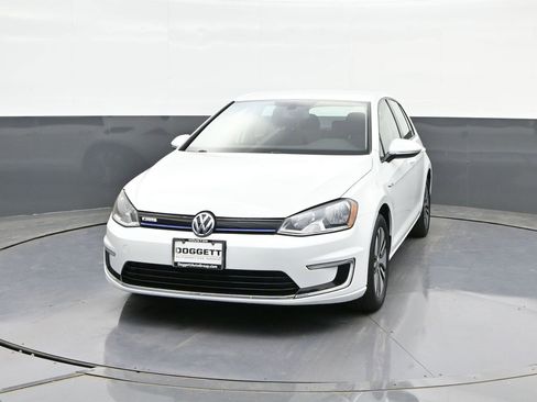 Used 2016 Volkswagen e-Golf SE w/ DC Fast Charging Package image 25