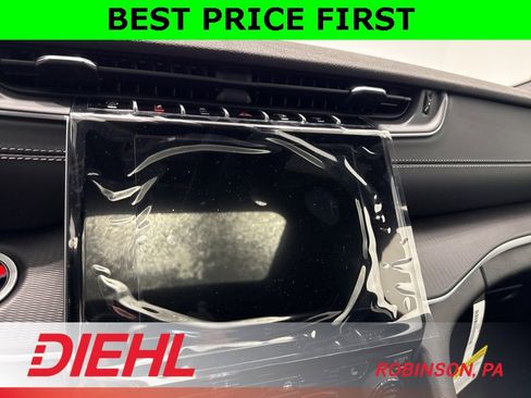 New 2025 Jeep Grand Cherokee Altitude w/ Trailer Tow Package image 29