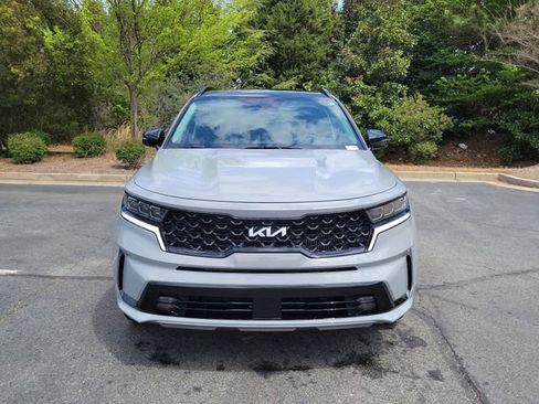 Certified 2022 Kia Sorento SX AWD/4WD image 2
