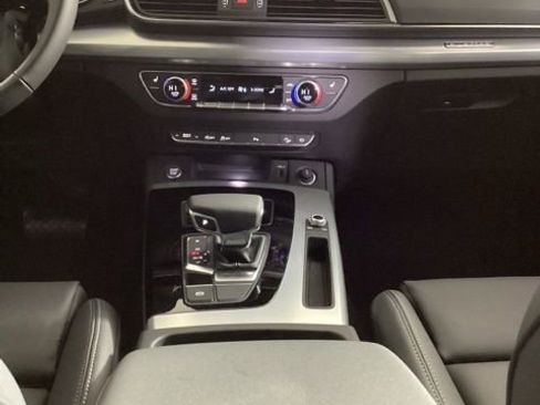 Certified 2025 Audi Q5 2.0T Premium w/ Convenience Plus Package image 23