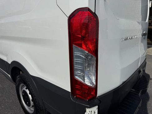 Used 2018 Ford Transit 150 130 Low Roof RWD image 38