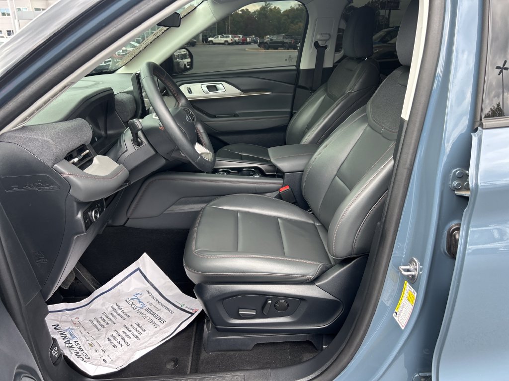 Used 2025 Ford Explorer Active w/ Active Comfort Package AWD/4WD image 13
