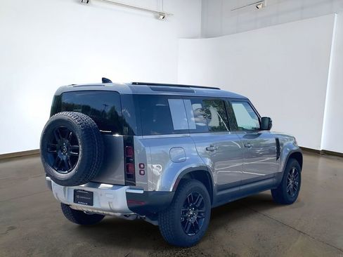 Used 2025 Land Rover Defender 110 S AWD/4WD image 5