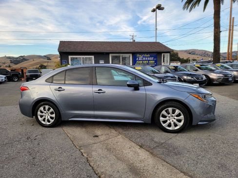 Used 2021 Toyota Corolla LE FWD image 6