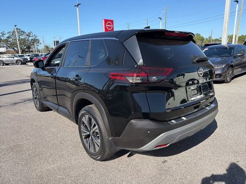 Certified 2023 Nissan Rogue SV image 9