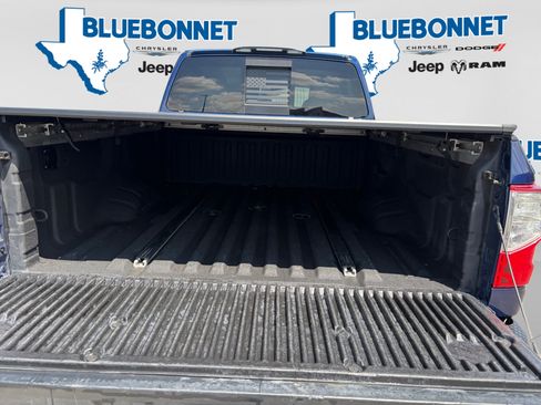 Used 2016 Nissan Titan SL AWD/4WD image 23