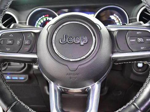 Used 2023 Jeep Wrangler Unlimited Sahara w/ Cold Weather Group AWD/4WD image 18