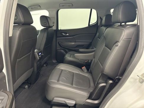 Used 2023 GMC Acadia SLT image 28
