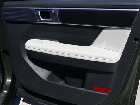 Used 2025 Hyundai Santa Fe SEL FWD image 15