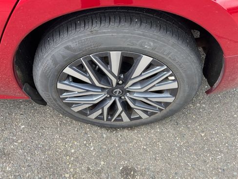 Used 2025 Nissan Altima 2.5 SV FWD image 26