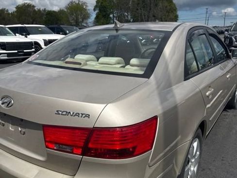 Used 2010 Hyundai Sonata GLS FWD image 11