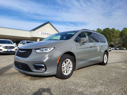 Used 2022 Chrysler Pacifica Touring-L