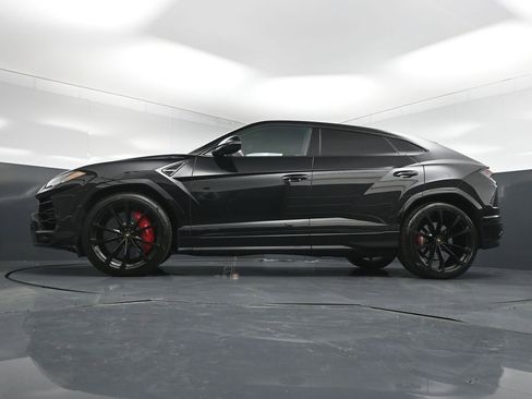 Used 2022 Lamborghini Urus AWD/4WD image 23