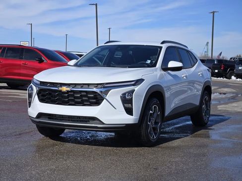 New 2026 Chevrolet Trax LT w/ Driver Confidence Package image 2