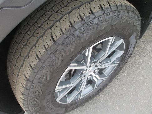 Used 2024 GMC Acadia AT4 w/ Super Cruise Package image 14