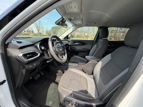 Used 2021 Chevrolet TrailBlazer LT image 8