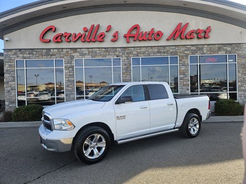 Used 2016 RAM 1500 Classic SLT w/ Luxury Group image 2