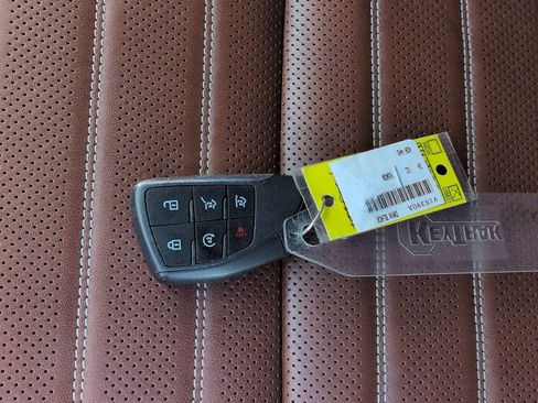 Used 2024 GMC Yukon Denali Ultimate AWD/4WD image 37