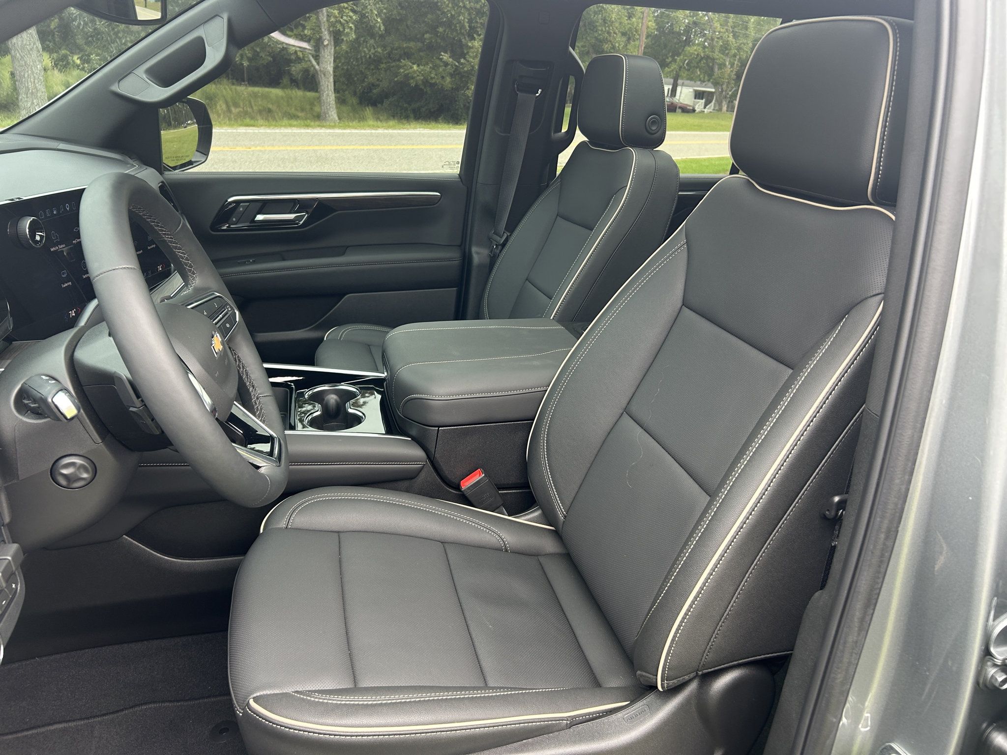 Used 2026 Chevrolet Tahoe Premier w/ Sun And Tow Package AWD/4WD image 13