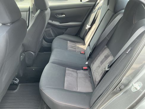 Used 2022 Nissan Sentra SR w/ Trunk Package FWD image 16