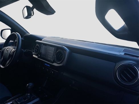 Used 2023 Toyota Tacoma TRD Off-Road image 27