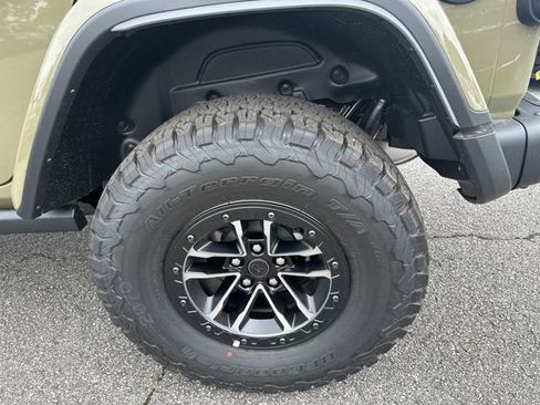 New 2025 Jeep Wrangler Rubicon w/ XTREMEE 35" Tire Package image 18