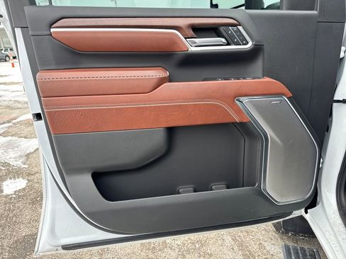 Used 2024 GMC Sierra 2500 Denali Ultimate image 12