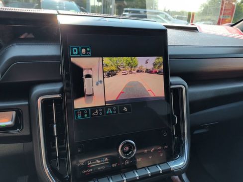Used 2025 GMC Yukon XL Denali AWD/4WD image 24